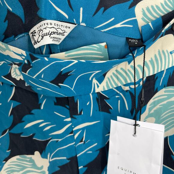 Equipment Lyra Short Saxony Blue Hawaiian Floral Silk Shorts Size 4 NWT - Picture 5 of 8